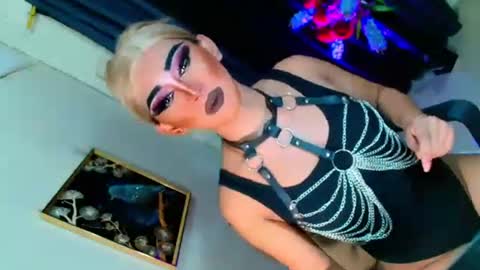 Snapshot of yasii19 chatting on 10-19-25, 03:56 miss yasii online show from 10-19-25, 03:56