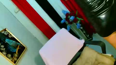 Snapshot of yasii19 chatting on 11-15-25, 05:09 miss yasii online show from 11-15-25, 05:09