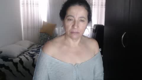 yasmin_love85 online show from 01-10-25, 03:48