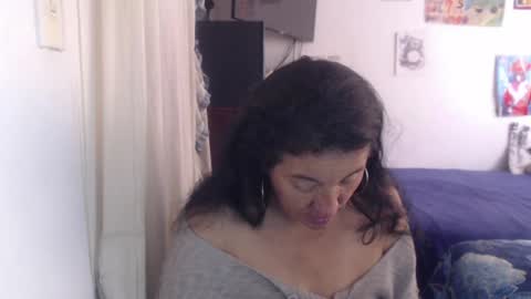 Snapshot of yasmin_love85 chatting on 06-23-26, 02:26 yasmin_love85 online show from 06-23-26, 02:26