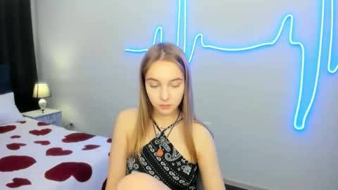 Yasmina online show from 10-13-25, 02:28