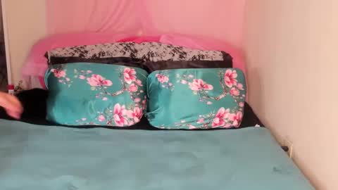 Snapshot of yasminayazzie chatting on 02-03-25, 05:40 Yasmina online show from 02-03-25, 05:40