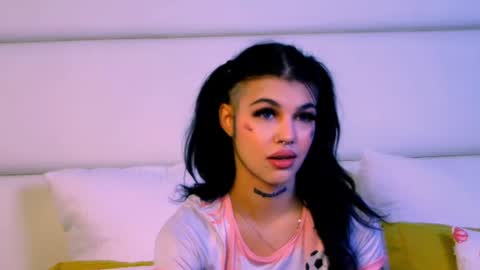 Snapshot of yasminstormx chatting on 06-17-26, 04:15 Diana online show from 06-17-26, 04:15