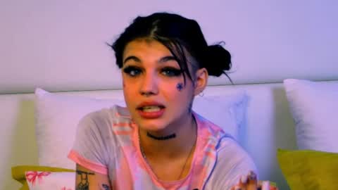 Snapshot of yasminstormx chatting on 06-20-26, 04:59 Diana online show from 06-20-26, 04:59