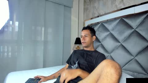 Snapshot of yayi_derek chatting on 01-21-25, 11:56 yayi derek online show from 01-21-25, 11:56