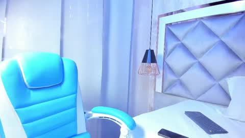 Snapshot of yayi_derek chatting on 02-20-25, 11:53 yayi derek online show from 02-20-25, 11:53