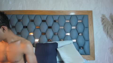 Snapshot of yayi_derek chatting on 10-18-25, 11:33 yayi derek online show from 10-18-25, 11:33