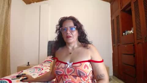 Snapshot of yazmin_mature chatting on 11-14-25, 12:31 Jasmin online show from 11-14-25, 12:31