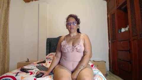 Snapshot of yazmin_mature chatting on 11-18-25, 03:23 Jasmin online show from 11-18-25, 03:23