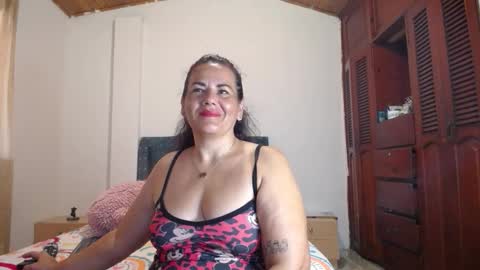 Snapshot of yazmin_mature chatting on 11-18-25, 03:38 Jasmin online show from 11-18-25, 03:38