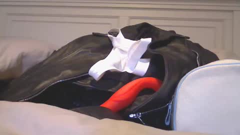 Ybeedifferent26 online show from 04-26-26, 04:59