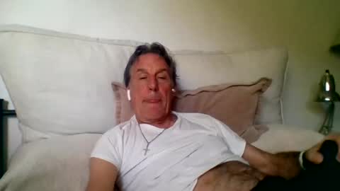 Snapshot of yeah_baby6988 chatting on 06-12-26, 01:15 yeah_baby6988 online show from 06-12-26, 01:15