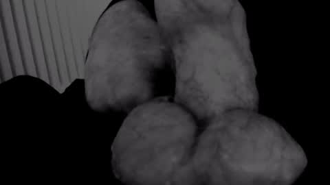 Snapshot of yeasayer004 chatting on 10-11-25, 12:21 yeasayer online show from 10-11-25, 12:21