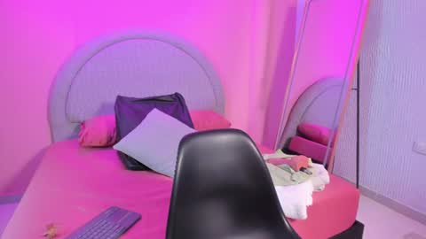 yeika_foxy online show from 06-18-26, 11:36
