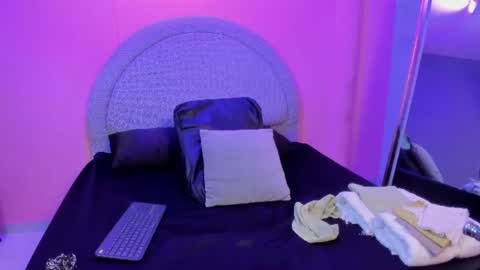 yeika_foxy online show from 07-19-26, 04:05