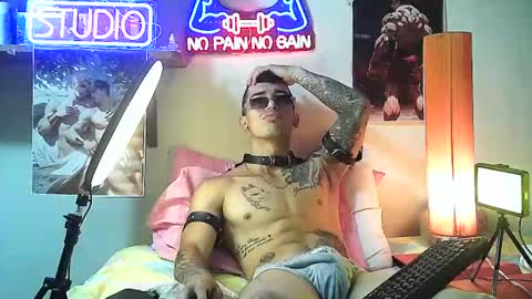 yeisoncastellanos1999 online show from 09-23-25, 05:49