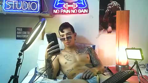 yeisoncastellanos1999 online show from 10-11-25, 02:26