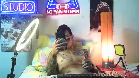 yeisoncastellanos1999 online show from 10-26-25, 01:33