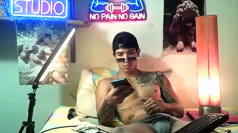 yeisoncastellanos1999 online show from 11-11-25, 11:38