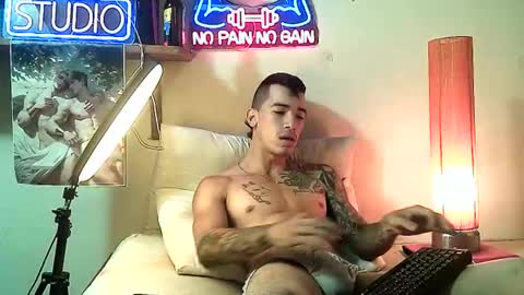 yeisoncastellanos1999 online show from 12-05-25, 05:53