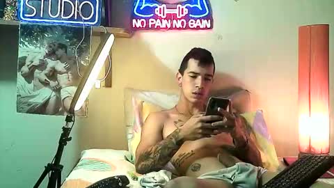 yeisoncastellanos1999 online show from 12-21-25, 10:28