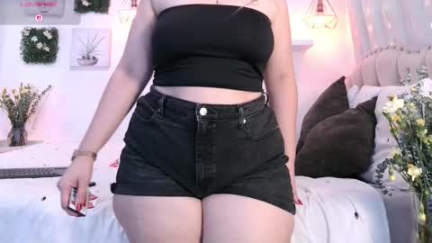 yellow_lily online show from 09-17-25, 02:08