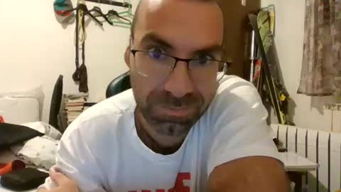 Snapshot of yellow_medickcine chatting on 10-12-25, 11:37 yellow_medickcine online show from 10-12-25, 11:37