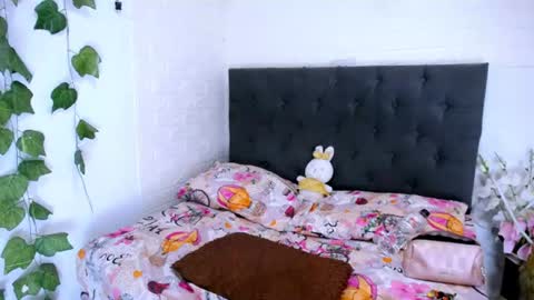Snapshot of yemfairymcry chatting on 07-14-26, 02:01 YEM online show from 07-14-26, 02:01