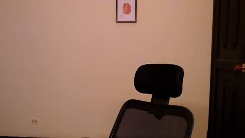 Yeff ind. model  online show from 12-17-24, 08:32