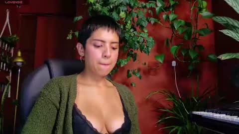 Snapshot of yeriawaddell_ chatting on 06-10-26, 11:57 yeriawaddell online show from 06-10-26, 11:57