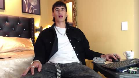 Yerk online show from 11-25-25, 05:18