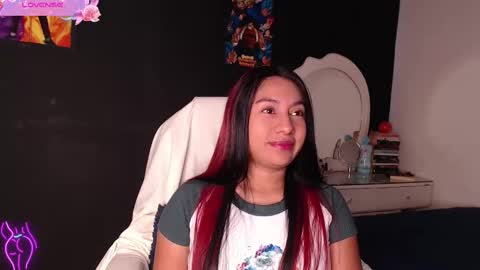 Snapshot of yes2802 chatting on 02-14-25, 02:02 Yesi online show from 02-14-25, 02:02