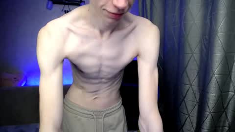 Snapshot of yes_cute_boy_ chatting on 02-25-25, 11:00 Eden online show from 02-25-25, 11:00