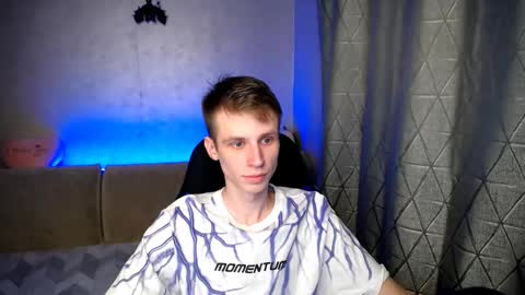 Snapshot of yes_cute_boy_ chatting on 03-02-25, 10:38 Eden online show from 03-02-25, 10:38