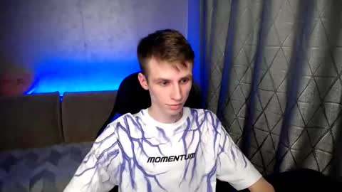 Snapshot of yes_cute_boy_ chatting on 03-03-25, 09:15 Eden online show from 03-03-25, 09:15