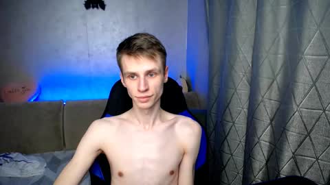 Snapshot of yes_cute_boy_ chatting on 03-06-25, 06:05 Eden online show from 03-06-25, 06:05