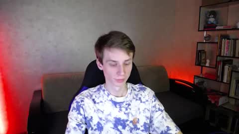 Snapshot of yes_cute_boy_ chatting on 10-05-25, 09:18 Eden online show from 10-05-25, 09:18