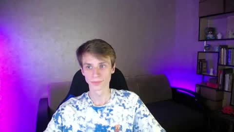 Snapshot of yes_cute_boy_ chatting on 10-17-25, 08:33 Eden online show from 10-17-25, 08:33