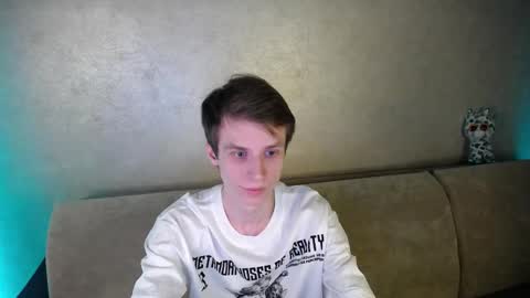 Snapshot of yes_cute_boy_ chatting on 03-17-26, 10:02 Eden online show from 03-17-26, 10:02