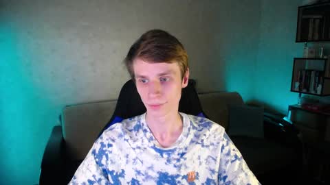 Snapshot of yes_cute_boy_ chatting on 04-08-26, 07:14 Eden online show from 04-08-26, 07:14