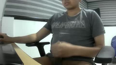 Snapshot of yesidxxx123_ chatting on 06-07-26, 04:49 yesidxxx123_ online show from 06-07-26, 04:49