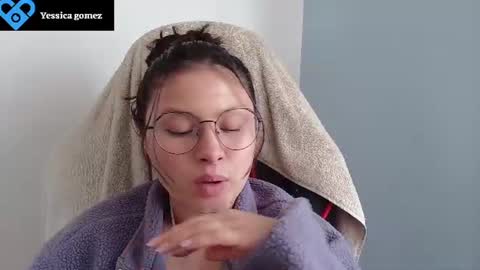 Snapshot of yessica_gomez01 chatting on 06-26-26, 10:14 yessica_gomez01 online show from 06-26-26, 10:14