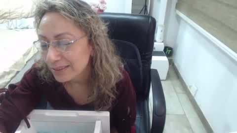 Snapshot of yessilatin chatting on 01-05-25, 03:11 jessy online show from 01-05-25, 03:11