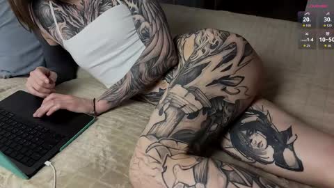 Snapshot of yexes chatting on 10-10-25, 03:27 yexes online show from 10-10-25, 03:27