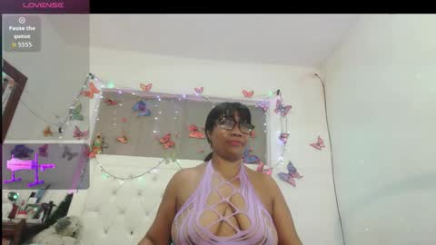 Yhazan Blake online show from 10-31-25, 04:02