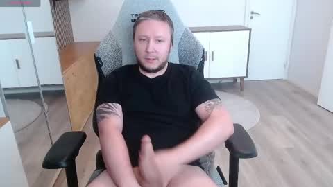 Snapshot of yhdxhy chatting on 05-03-26, 11:16 James online show from 05-03-26, 11:16