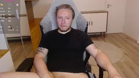 Snapshot of yhdxhy chatting on 06-28-26, 01:00 James online show from 06-28-26, 01:00