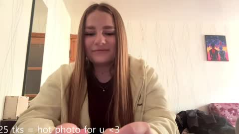 Snapshot of yingchamberlin chatting on 04-14-26, 01:17 Eva online show from 04-14-26, 01:17