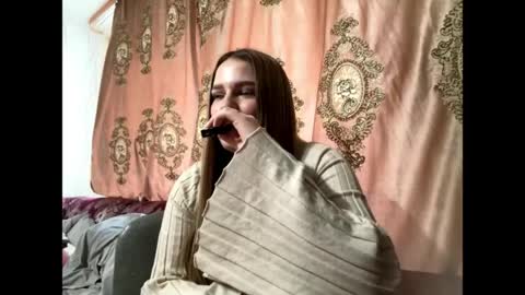 Snapshot of yingchamberlin chatting on 04-16-26, 02:07 Eva online show from 04-16-26, 02:07