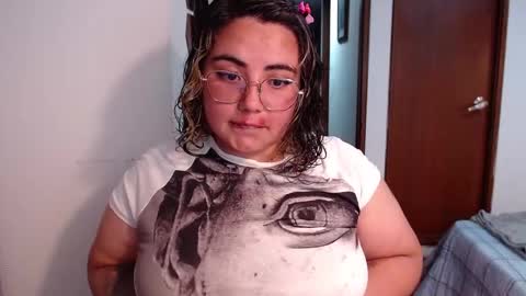 hii i am yini online show from 02-20-26, 04:42